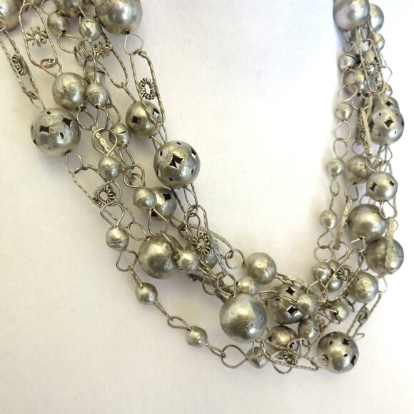 Silvertone Chunky Necklace........325 - Picture 2 of 3